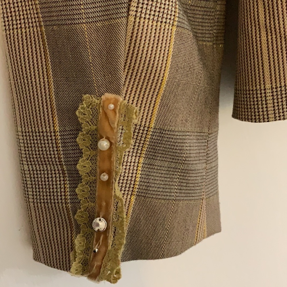 Allen Schwartz Woman’s Plaid Blazer . Size 8 - Picture 6 of 8